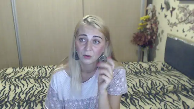 MirabelaSweet webcam