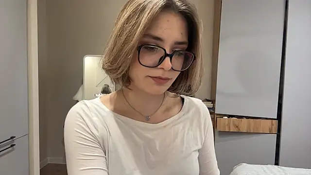 AnnaVelvetFire webcam