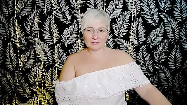 Olivia_playful webcam
