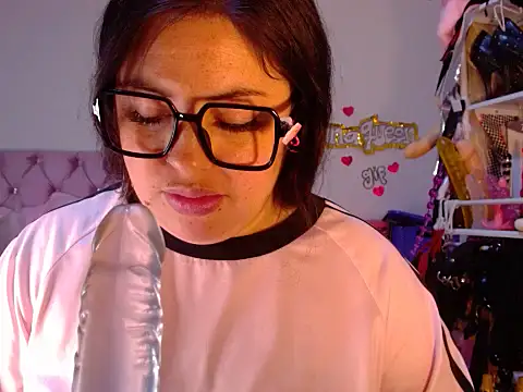 lanaqueen699 webcam