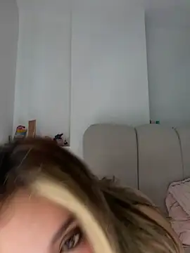 Cloee_Rainbow1 webcam