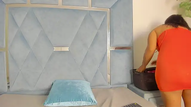 Lucy_asm webcam