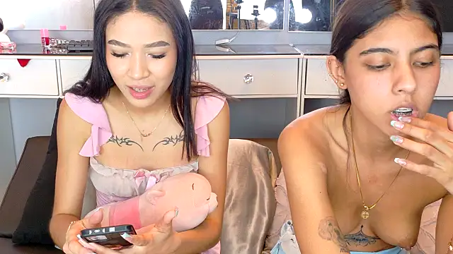 velvetmia68 webcam