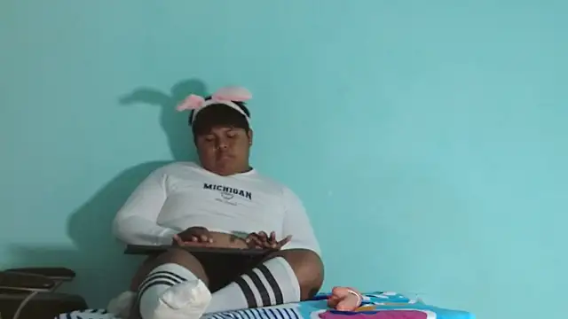 rabbitplayboy19 webcam