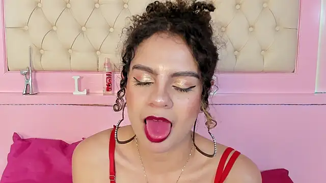 MeganGlowX webcam