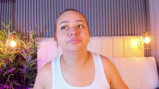 anaisclark (F young) - blowjob+spit saliva in tits
