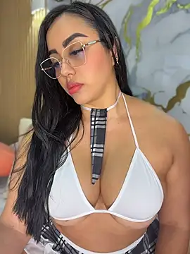 emily-hornyy (G young) - LATINA Show that big ASS