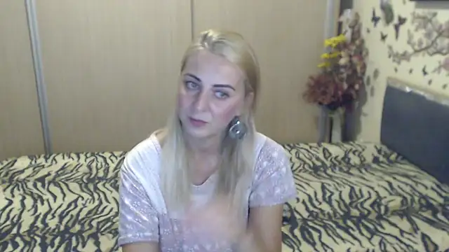 MirabelaSweet webcam