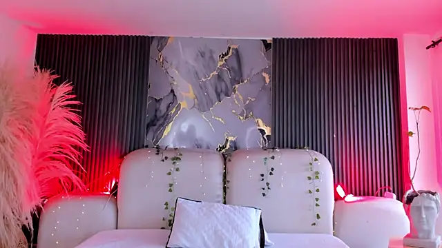CarolineFyre live cam on StripChat