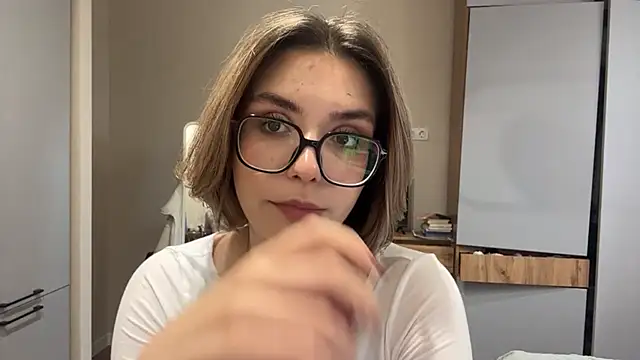 AnnaVelvetFire live cam on StripChat