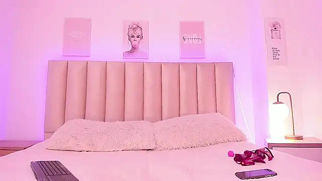 Sora_mae live cam on StripChat
