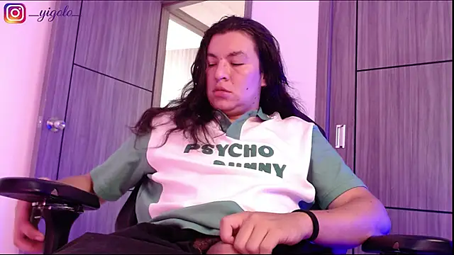 Yigolo__ webcam