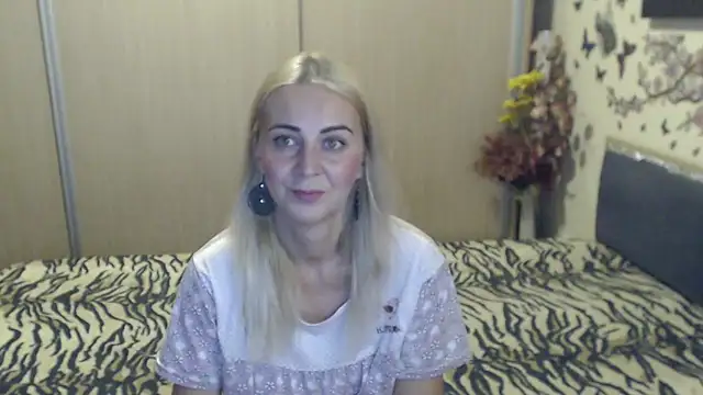mirabelasweet (F milf) - big squirt mmmmm