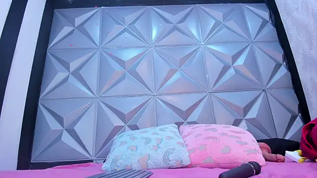 BustyGlow live webcam
