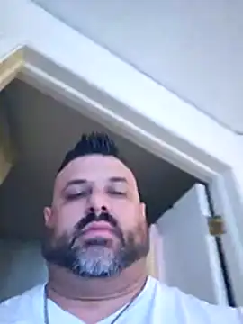 Roddog18 live sex cam