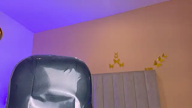 Nascary_Fox webcam