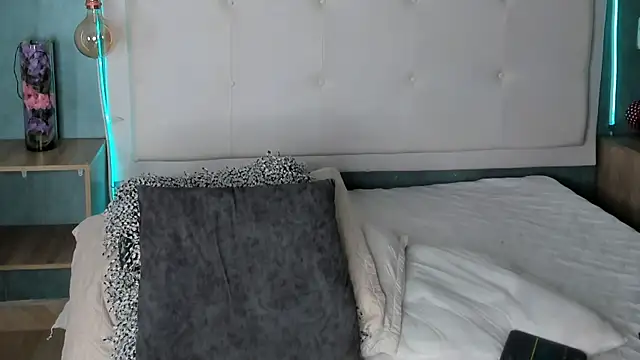 mia_gomez7 live cam on StripChat