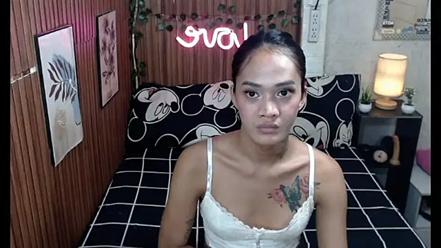 yoursexyyassy webcam