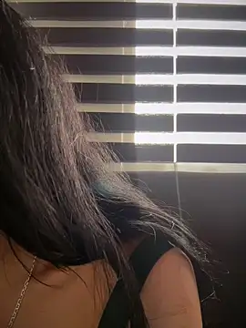 Sasha-firee live cam on StripChat