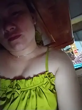 Lily_Trinh live cam on StripChat