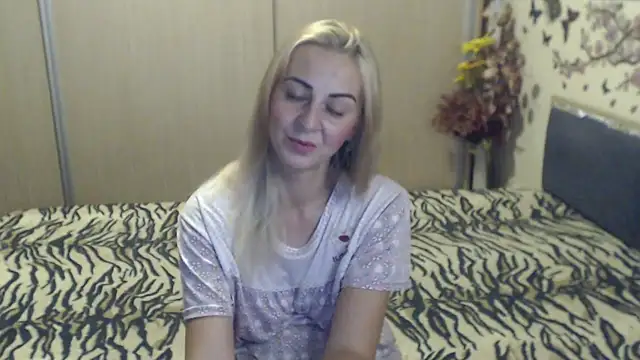 MirabelaSweet webcam