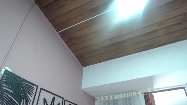 amara_rousse1 live cam on StripChat