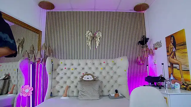 PlayfulShow webcam