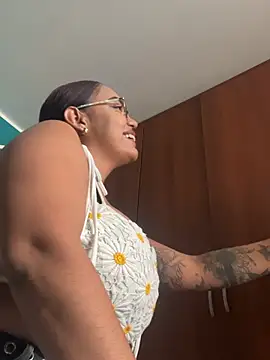 Sara-77 webcam