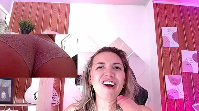 milfsecret69 live cam on StripChat