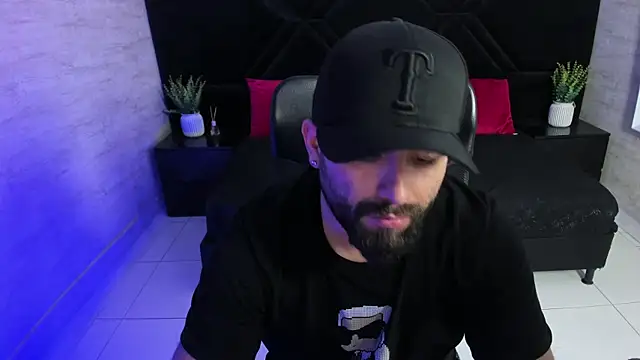 jhon_bear03 live cam on StripChat