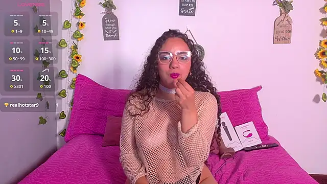 emiily_curly webcam