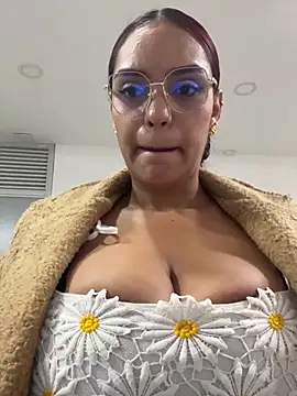 Sara-77 webcam