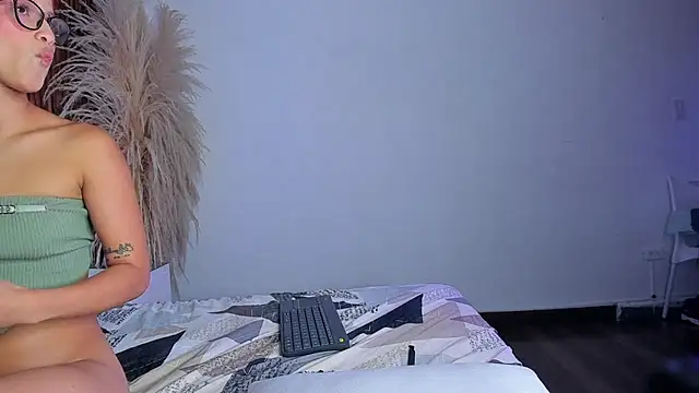 _Cherry_fox live cam on StripChat