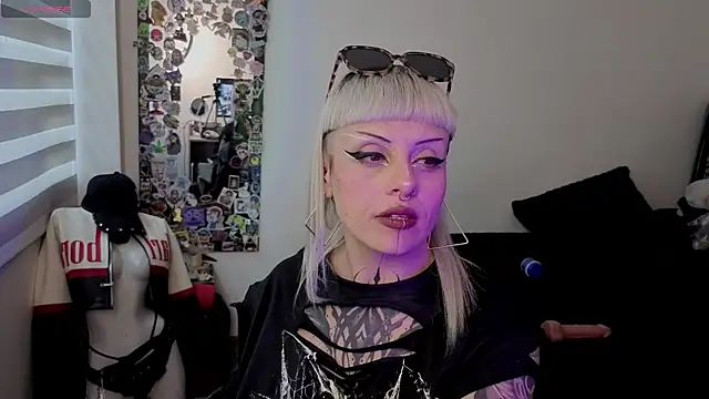 freyaa_sorcerees webcam