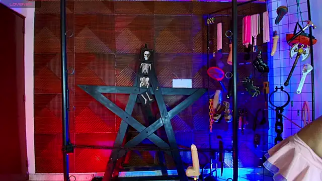 Misstresss_aurora_bdsm webcam