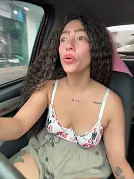 roxyrougee live cam on StripChat