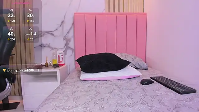 KAROLAGREY webcam