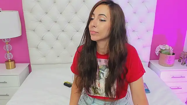 HollyBloom_ webcam