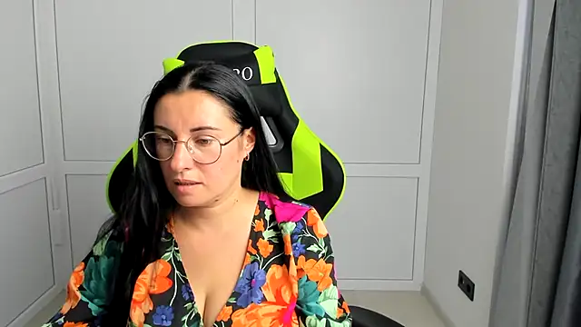 ChloeVibee webcam