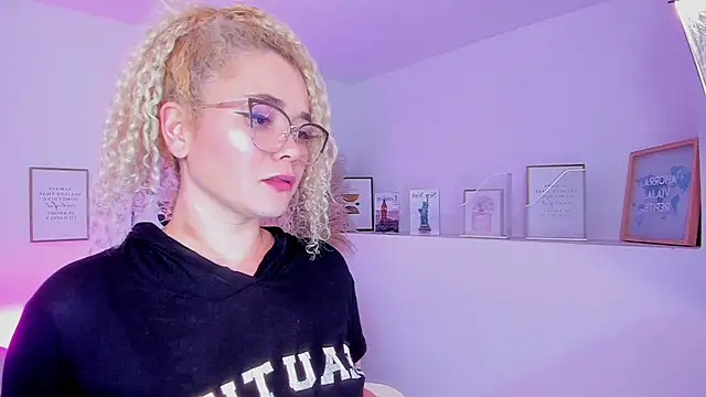 Susan_blond webcam