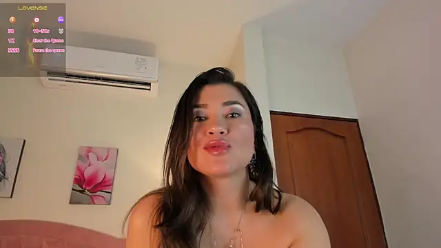 OlviaVelvet_ webcam