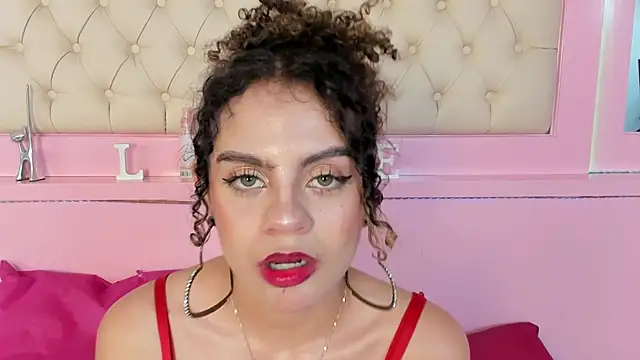 MeganGlowX webcam