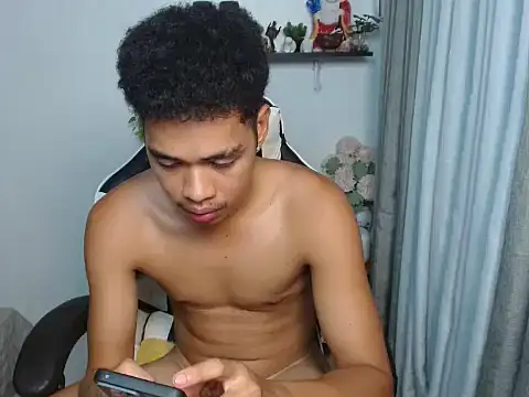 curlyasian_njxx webcam