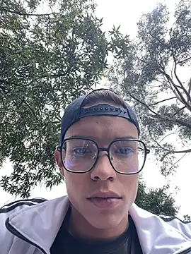 andres_boy252 (M twink) - Hi baby