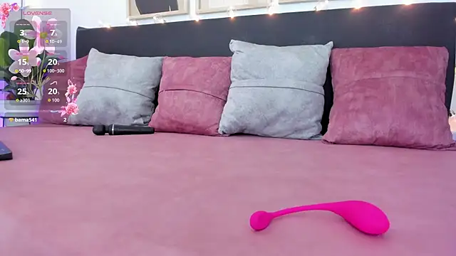 Pauline_Peach webcam