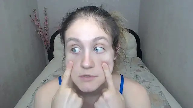 Holliy_Cooper webcam