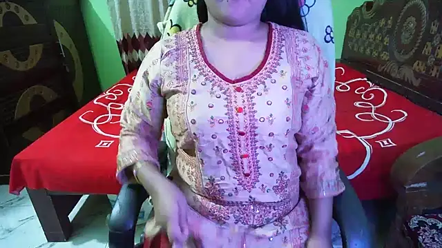 BengaliQueenStar live cam on StripChat