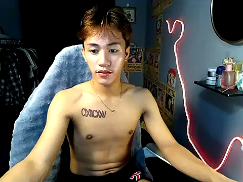 naughtyboyloy_0