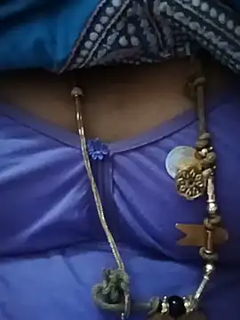 tamil_swathii live cam on StripChat