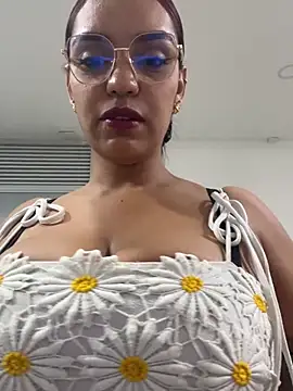Sara-77 webcam